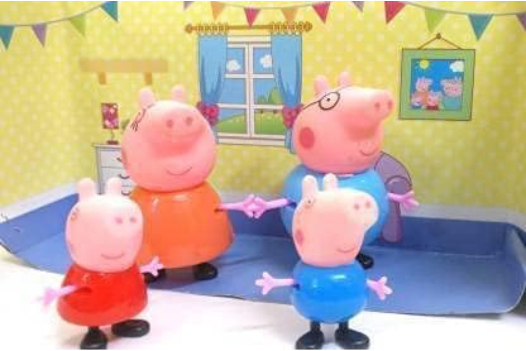 MIMY Peppa Pig Family Set of 4, Peppa Pig, George, Daddy Pig, Mommy Pig Pretend Play Set, Best Gift for Kids (Assorted Colours) (4 Set Pepa Pig Family Set)